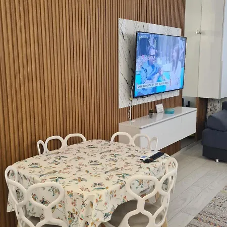 Sunshine Promenada Mamaia Nord Apartment *